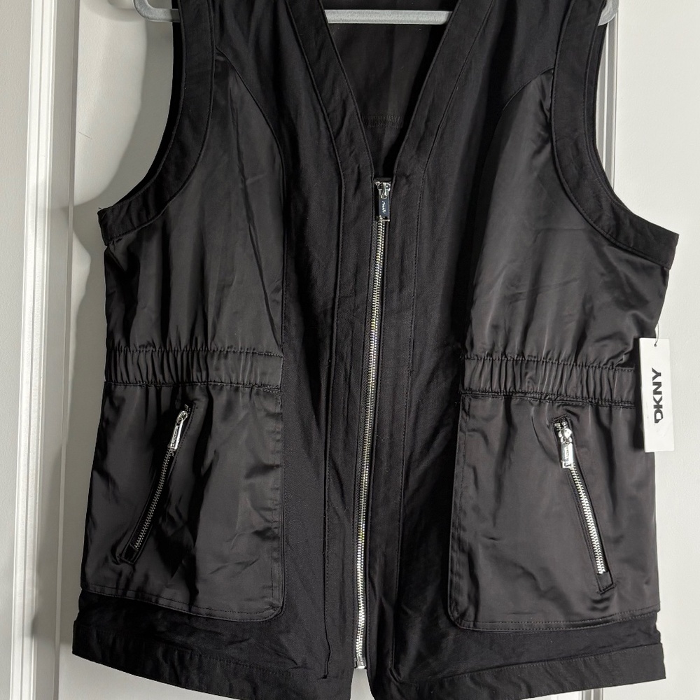 DKNY Vest in Shine XL - Picture 3 of 3